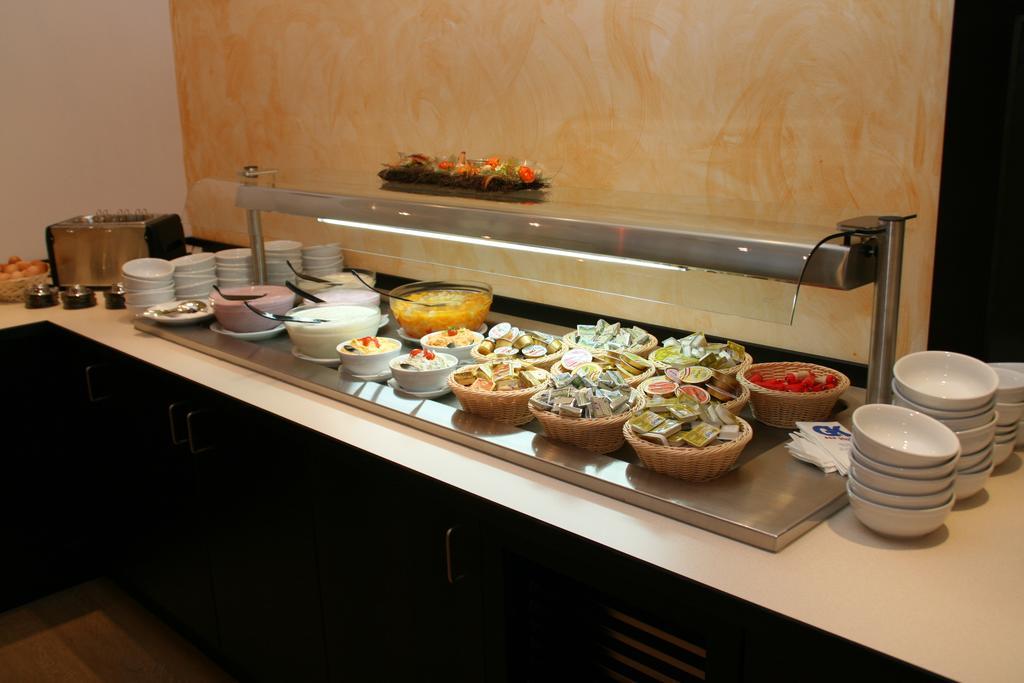 G&K Hotel กุนทรัมส์ดอร์ฟ ภายนอก รูปภาพ