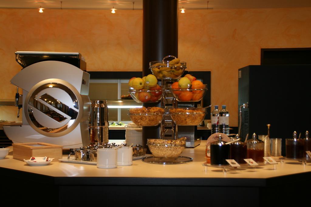 G&K Hotel กุนทรัมส์ดอร์ฟ ภายนอก รูปภาพ